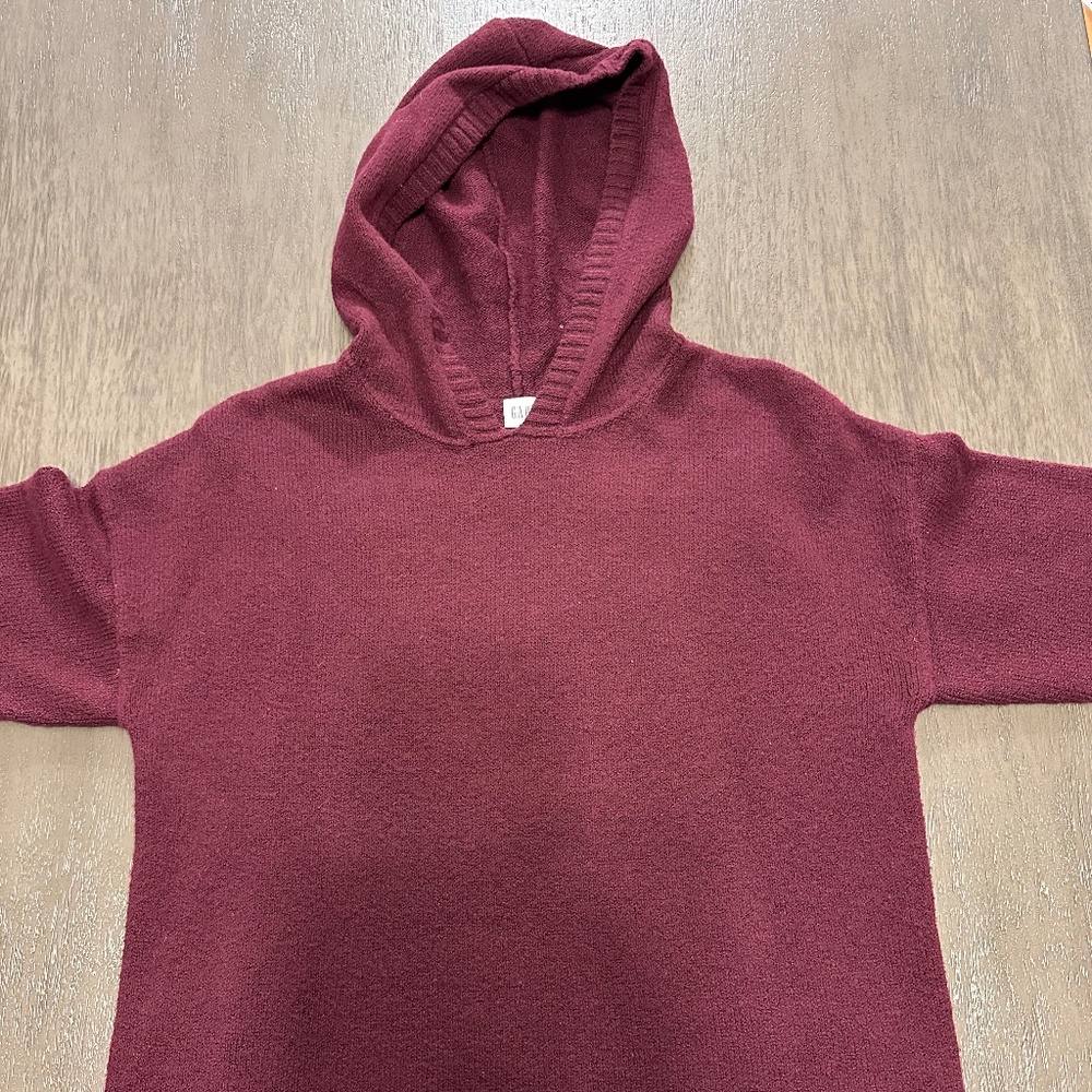 Women's burgundy Gap hooded sweater